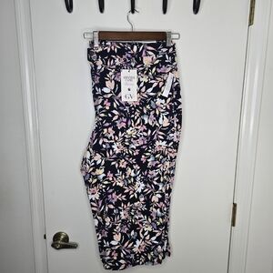 Gloria Vanderbilt Multicolor Floral Capris